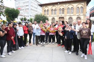 Şampiyonlara Coşkulu Karşılama