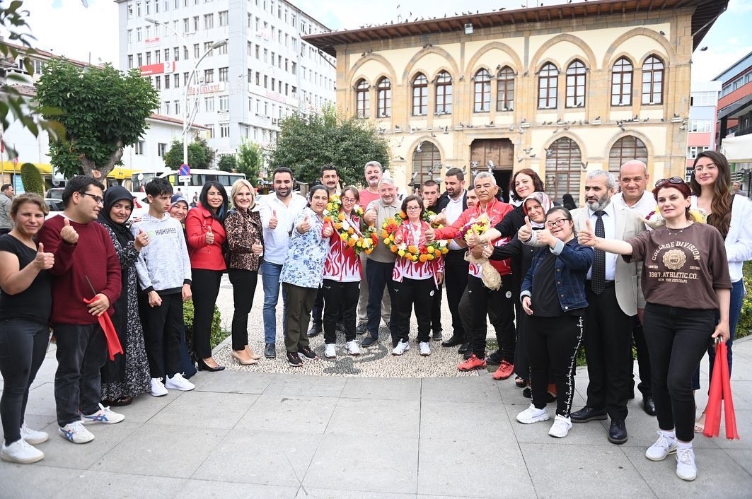 Şampiyonlara Coşkulu Karşılama