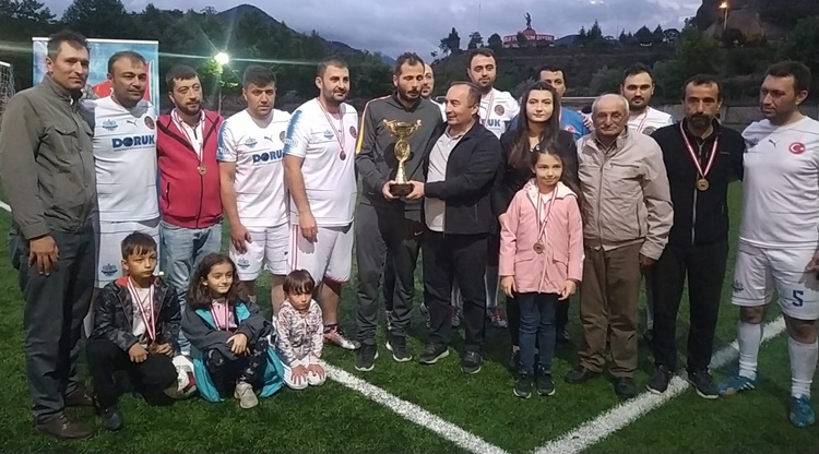 ŞEHİT HABİB GÖKÇE FUTBOL TURNUVASININ ŞAMPİYONU GENÇLERBİRLİĞİ