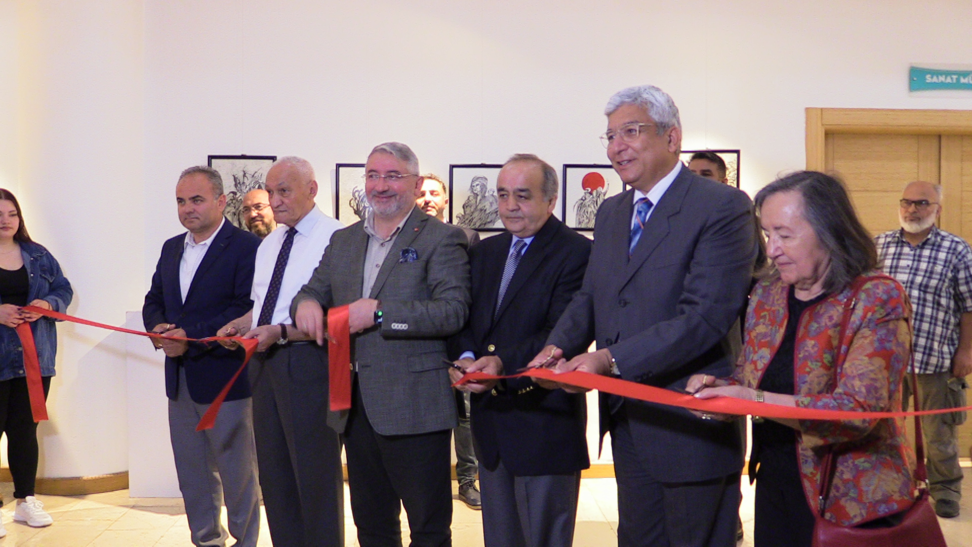 “Dolu Yağarken Yürümek” Sanatseverlerle Buluştu