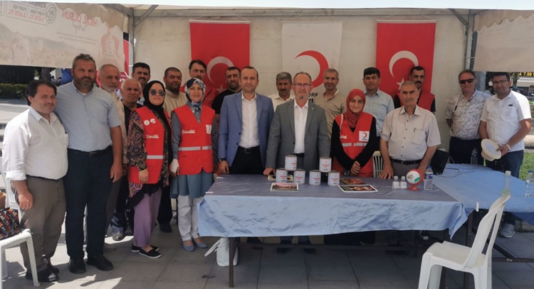Kızılay Derneği Kurban Bağış Standını Açtı
