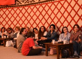 Ressamlar, Çorumlu Obası’nda Gençlerle Buluştu