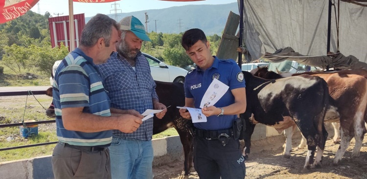 Polisten Kurban Satıcılarına Dolandırıcılık Uyarısı