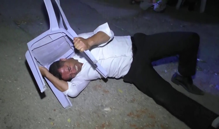 Bu Davulcu İlgi Odağı Oldu