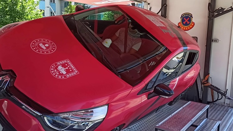 Emniyet Kemerinin Önemini Tepe Taklak Olarak Anladılar