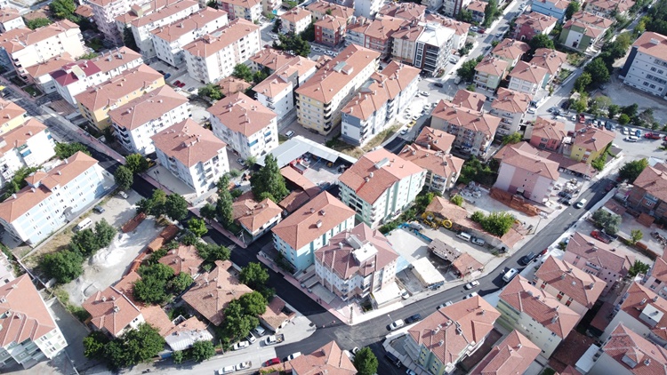 Mürsel ve Emek Sokaklar Asfaltlanıyor