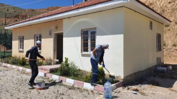 Başkan İsbir, Karahacip Spor Tesisise Bakım Yaptırdı