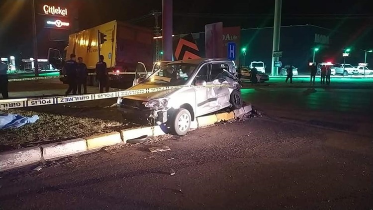 Kazada Anne ve Bebek Hayatını Kaybetti