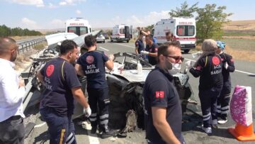 Korkunç Kazada; Anne ve Baba Öldü, Oğul Yaralı