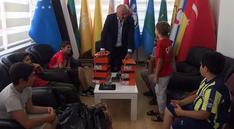 Başkan İsbir’den, Minik Pehlivanlara Destek!