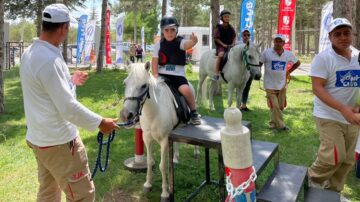 Belediye, Çocukları Pony Atlarla Buluşturdu