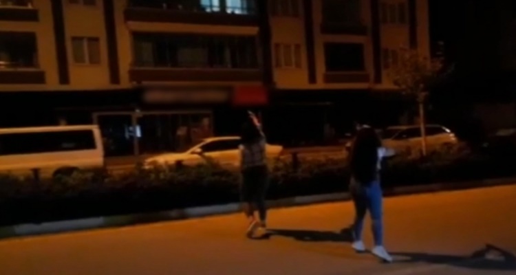 Çorum’da 2 Kız Evleri Kurşunladı