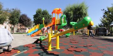 Belediye Şehir Genelinde Parkları Yeniliyor