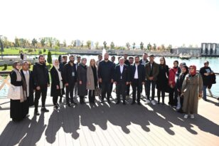 Başkan Aşgın, Üniversiteli Gençlerle Bir Araya Geldi