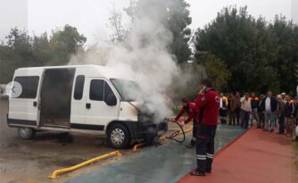Minibüs Alev Aldı