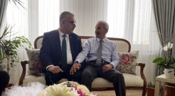 Ahlatcı, İlkokul Öğretmenini Unutmadı