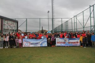 Çorum FK Sporcuları Şeker Çocuklarla Dostluk Maçı Yaptı