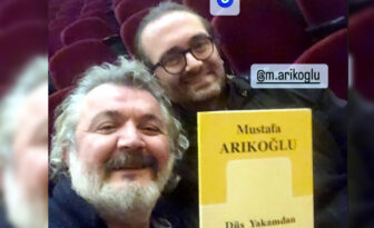 Tiyatro Yazarı Mustafa Arıkoğlu’nun Kitabını Paylaştı
