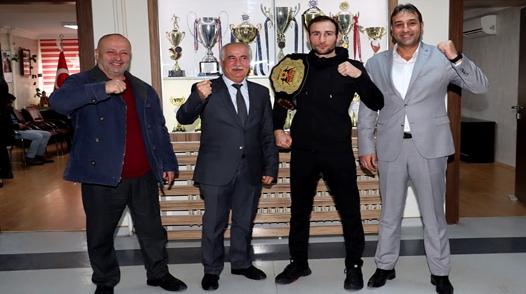 Şampiyon Sporcudan Teşekkür Ziyareti