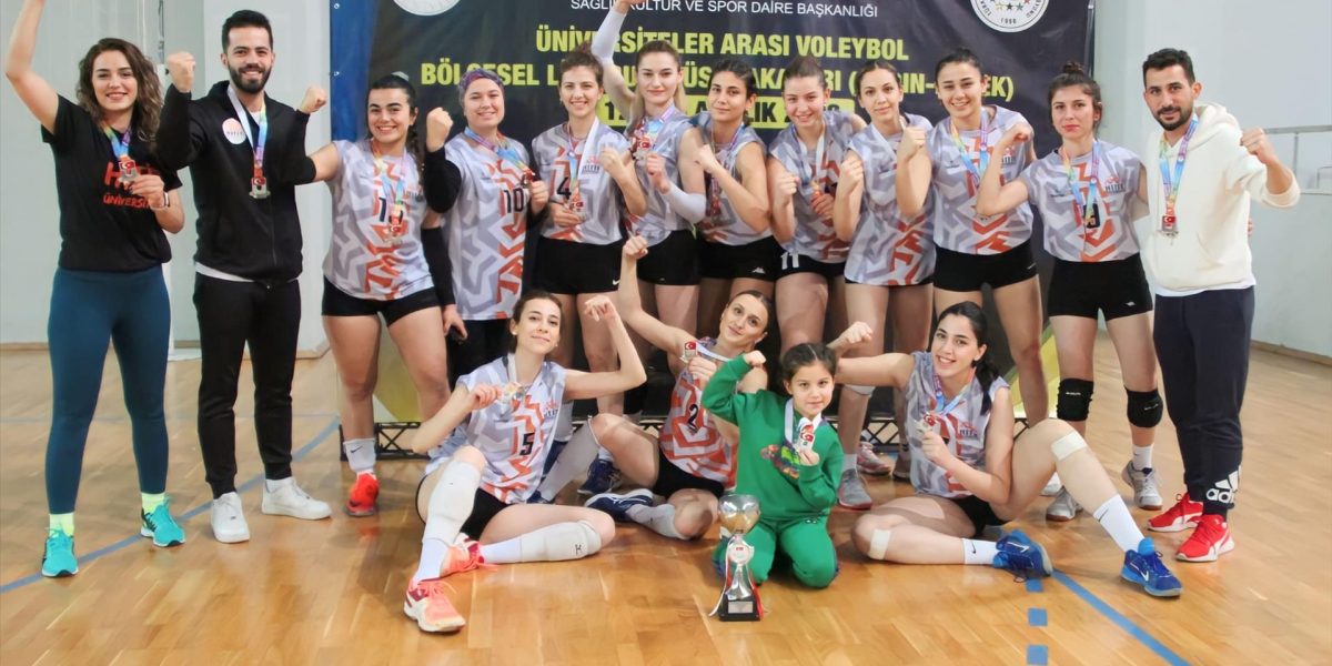 Hitit Üniversitesi Voleybol Takımları Kupalarla Döndü