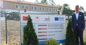 Köyüne Doğa Oteli Kurdu