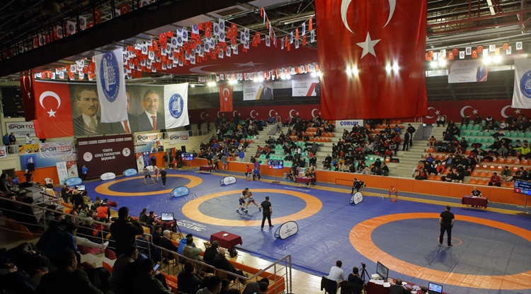 Grekoromen Güreş Türkiye Şampiyonası Çorum’da Başladı