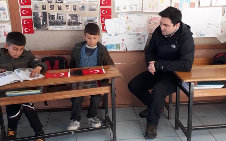 İskilip Kaymakamı Vural’dan Köy Okuluna Ziyaret