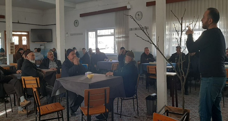 Dodurga’da Çiftçilere “Budama” Kursu Veriliyor