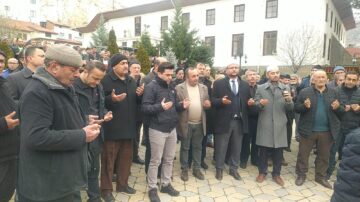 Kurban Kesip, Yağmur Duası Ettiler