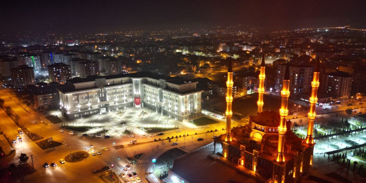 Aşgın: “Çorum Belediyesi Bir Yıldız Gibi Parlıyor”