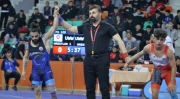 Güreş Şampiyonası Devam Ediyor