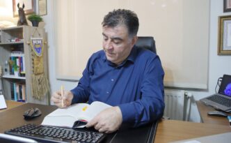 51 Yaşında 18 Üniversitesi Bitirdi