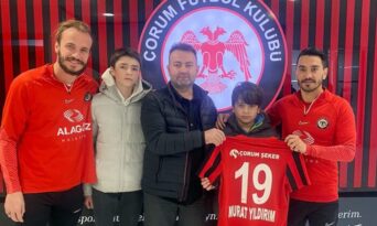 Kaptanın Forması Depremzedeler İçin Satışa Çıktı