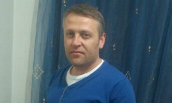 Hastalığa Yenik Düştü