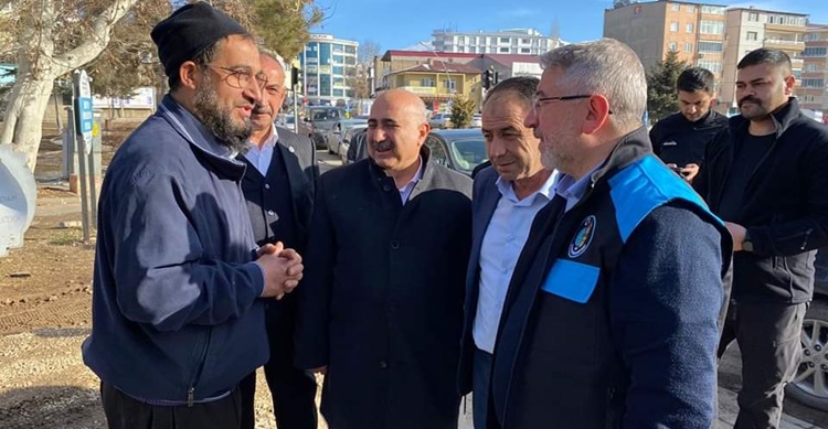 Başkan Ünlü, Deprem Bölgesine Gitti