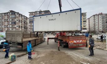 Belediye Çadır ve Seyyar Tuvalet Gönderiyor