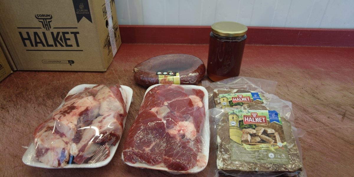 Halk Et’ten Afetzedelere Et Ürünleri Kolisi