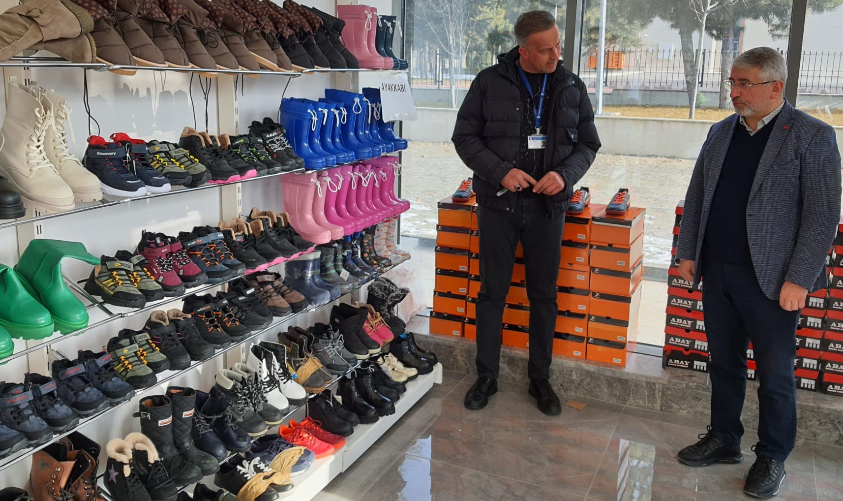 Depremzedeler İçin Hayır Çarşısı Kuruldu