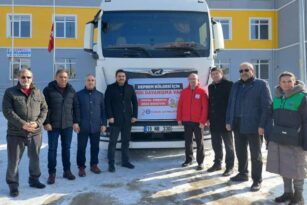 Memur-Sen Çocuk Bisküvisi ve Mama Gönderdi