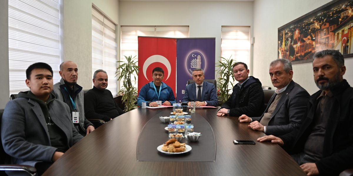 Kazakistanlı Vakıftan Çorum’daki Depremzedelere Yardım