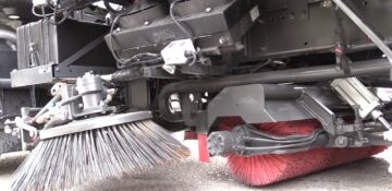 Belediye, Yerli Üretim Vakumlu Süpürme Aracı Aldı