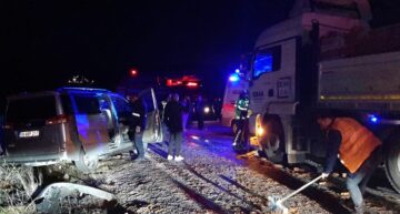 Kamyonla Çarpışan Hafif Ticari Aracın Sürücüsü Öldü