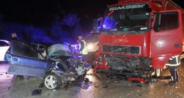 Otomobil ile Tırın Çarpışması Sonucu: 3 Kişi Yaralandı