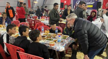 Her Gün Bin Kişi Aynı Sofrada Buluşuyor