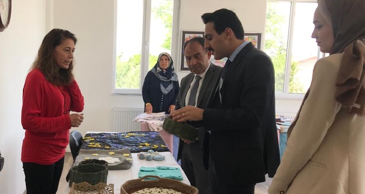 Laçin Halk Eğitim Merkezi Yıl Sonu Sergisi Açıldı