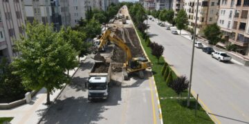 Bişkek Caddesi Asfaltı Yenileniyor