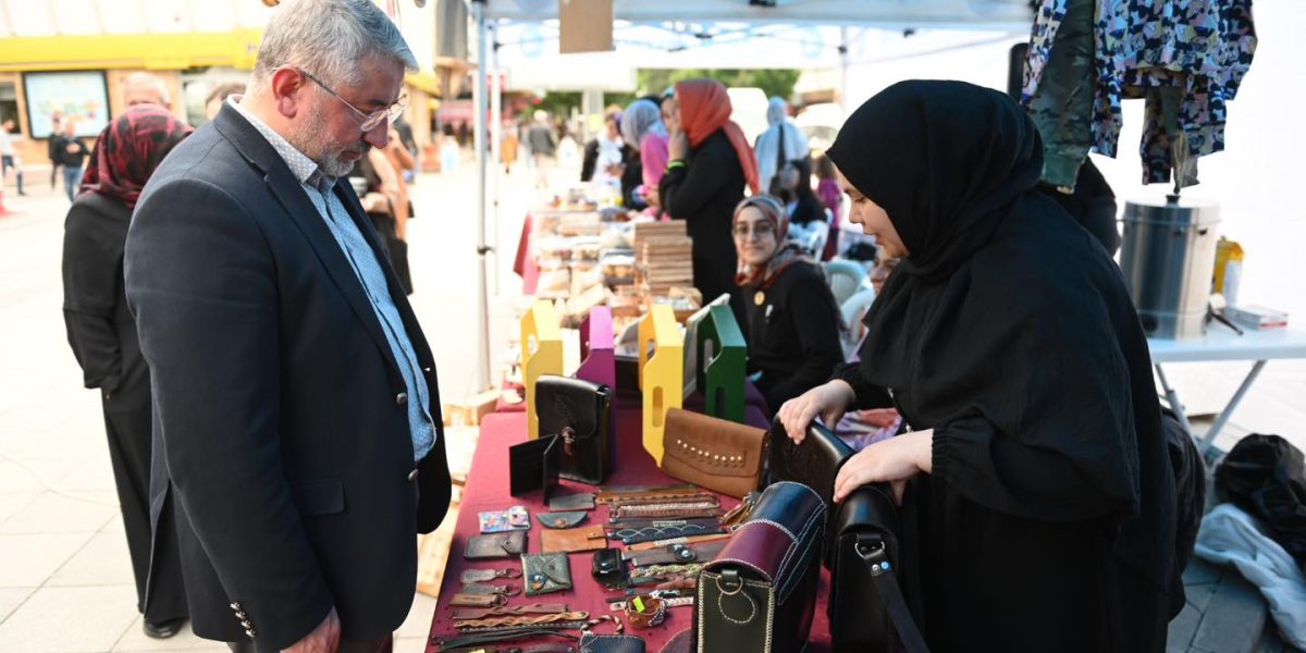 Kadın Kültür Merkezi Kursiyerleri Stant Açtı