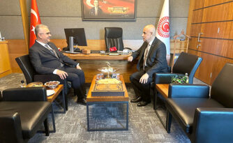 Ahlatcı, Çiftçilerin Sorunlarını Bakana İletti