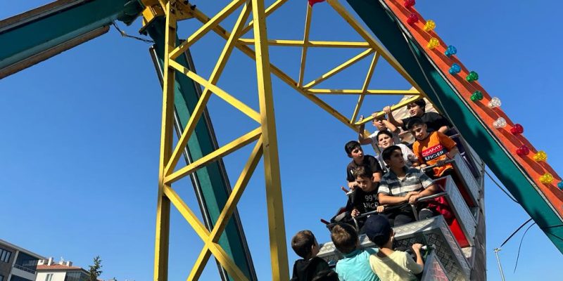 Kuran Kursu Öğrencileri Lunaparkta Eğlendi