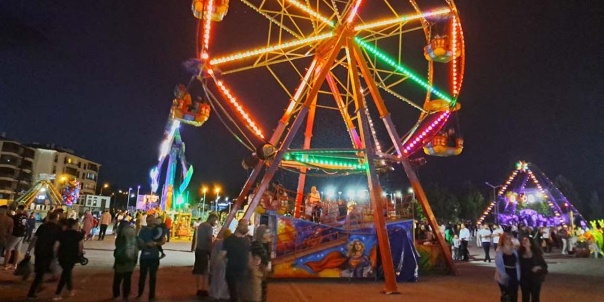 Çocuklara Lunapark Biletleri Belediyeden
